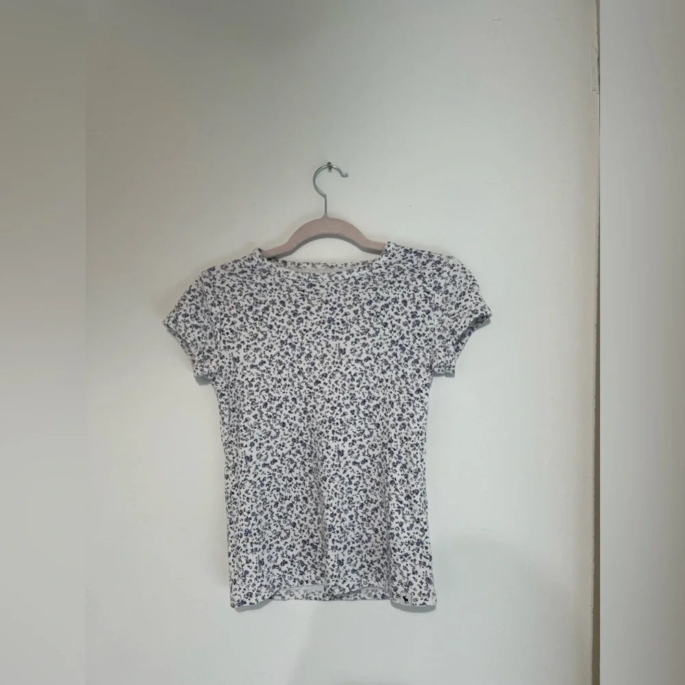shirts - Picture 2 of 5